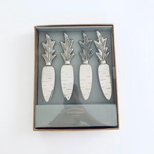 EASTER NWT PB Carrot Spreader Set